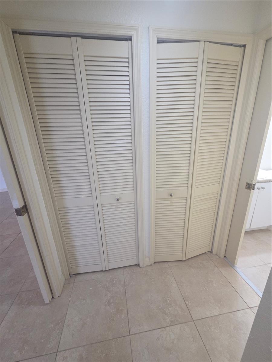 COVE/SIX MILE CYPRESS CONDO - Residential Lease