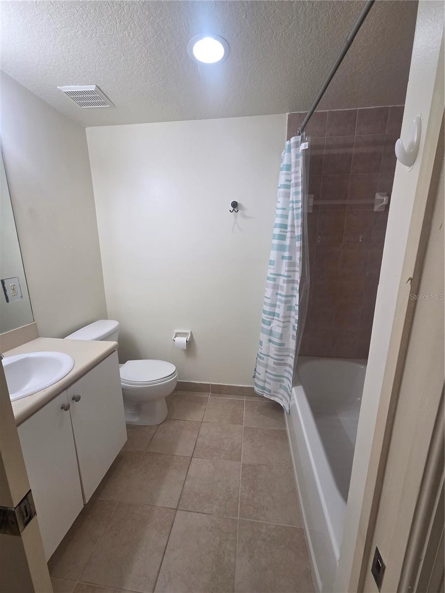 COVE/SIX MILE CYPRESS CONDO - Residential Lease