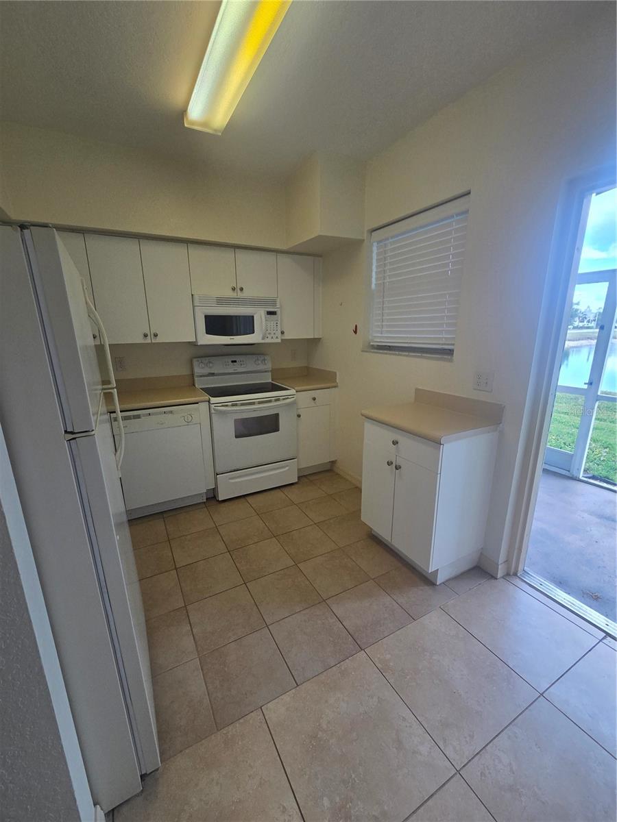 COVE/SIX MILE CYPRESS CONDO - Residential Lease