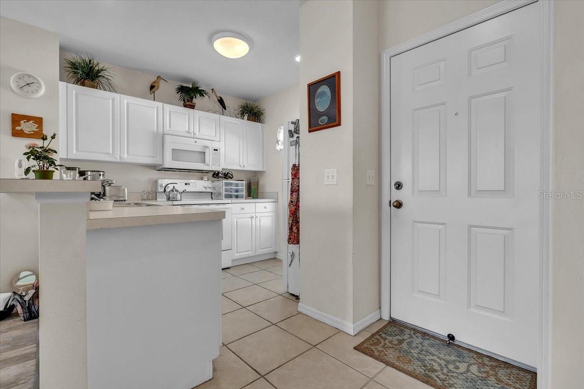 WATERSIDE CLUB I AT HERITAGE OAK PARK - Residential