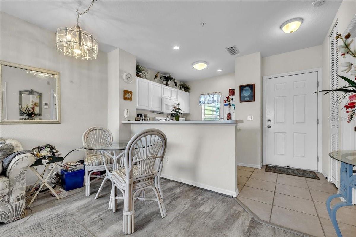 WATERSIDE CLUB I AT HERITAGE OAK PARK - Residential