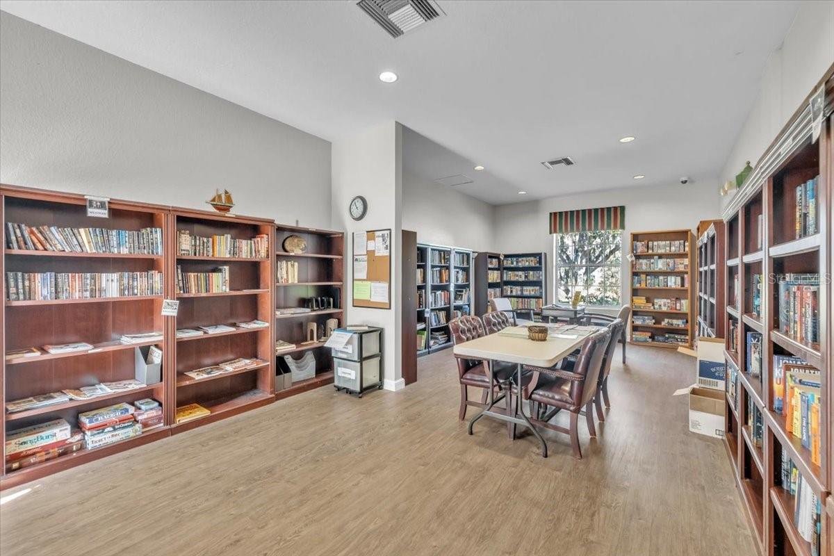 WATERSIDE CLUB I AT HERITAGE OAK PARK - Residential