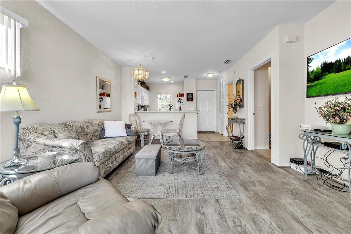 WATERSIDE CLUB I AT HERITAGE OAK PARK - Residential