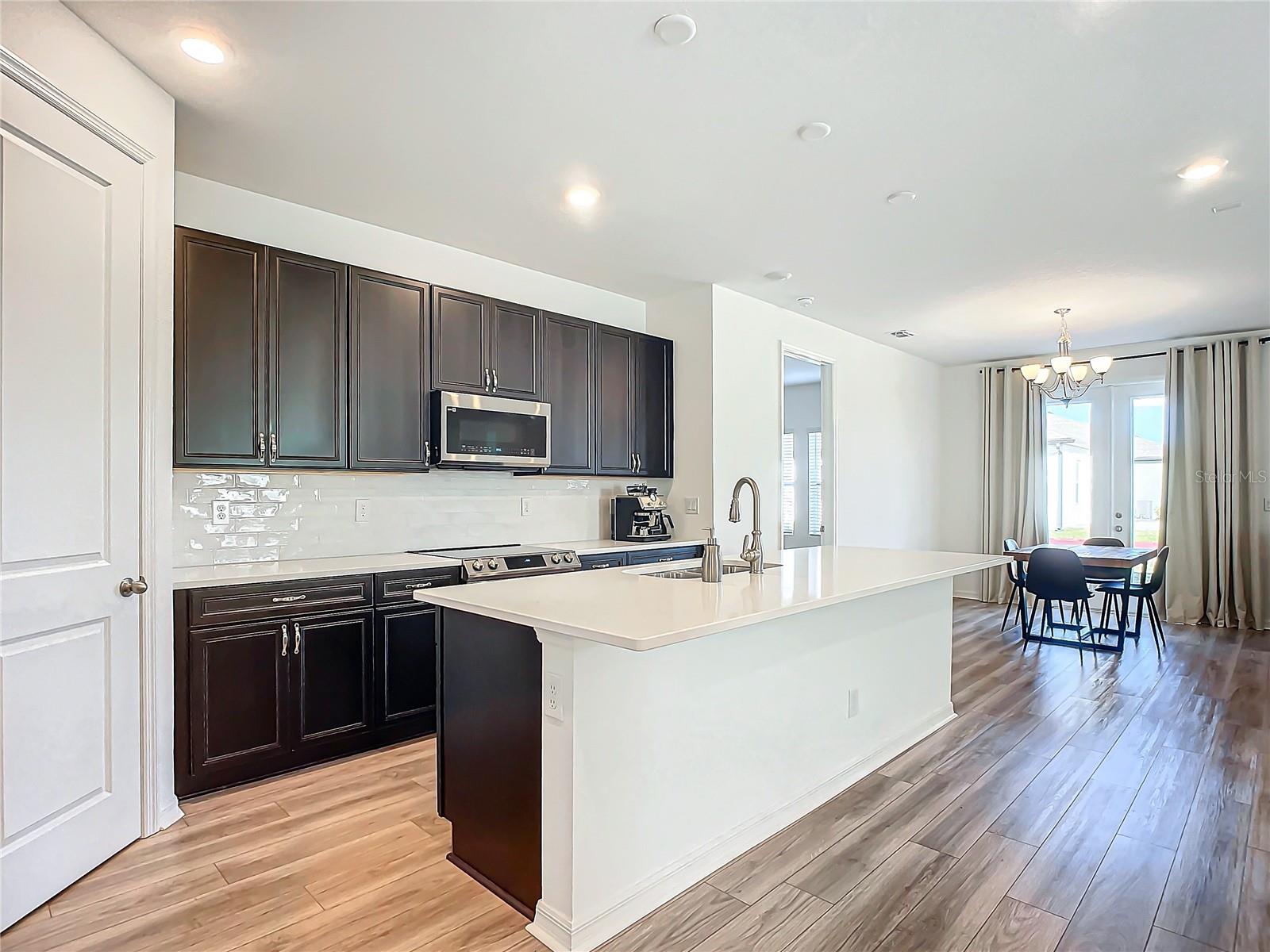 1317 STERLING POINTE DRIVE