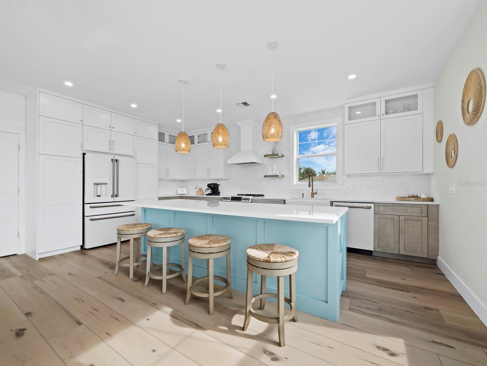 LONGBOAT KEY - Residential