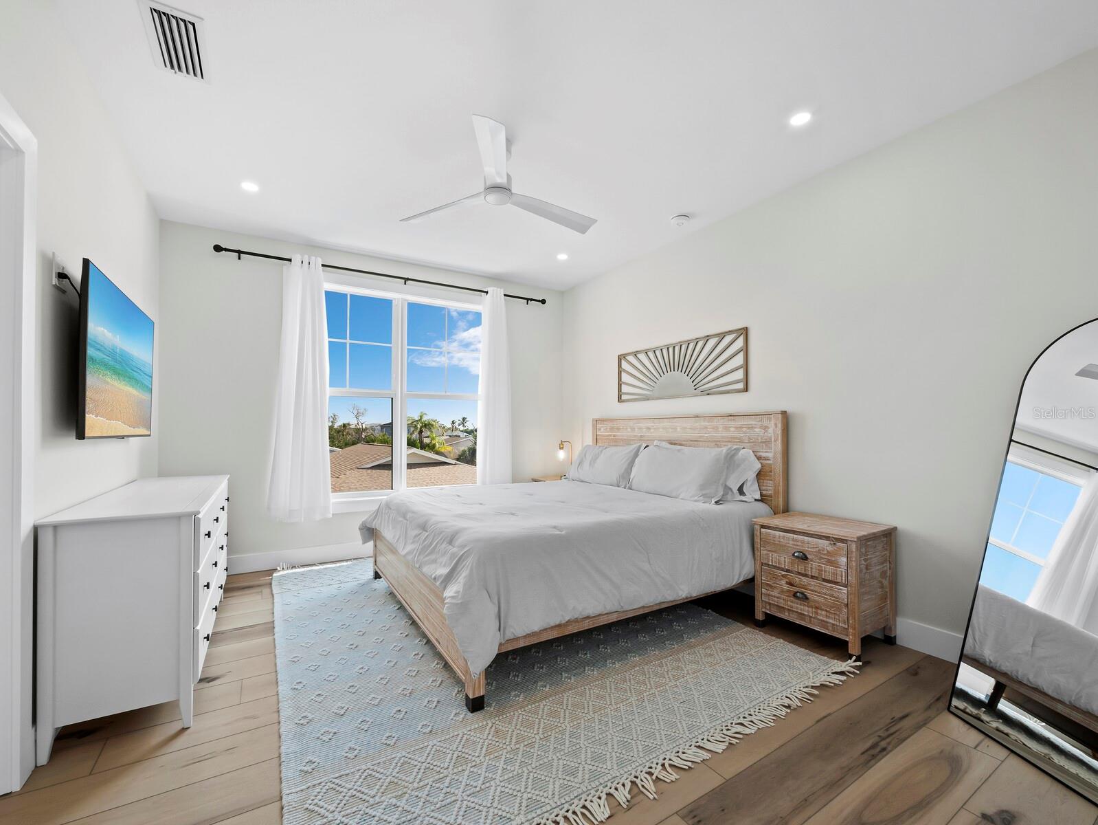 LONGBOAT KEY - Residential