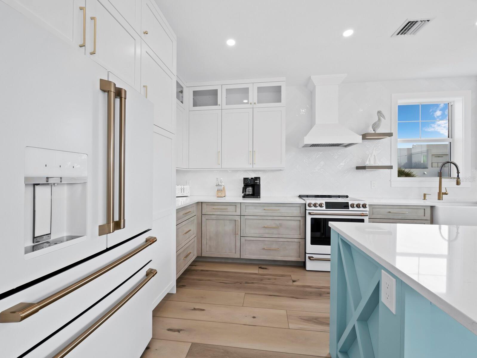 LONGBOAT KEY - Residential