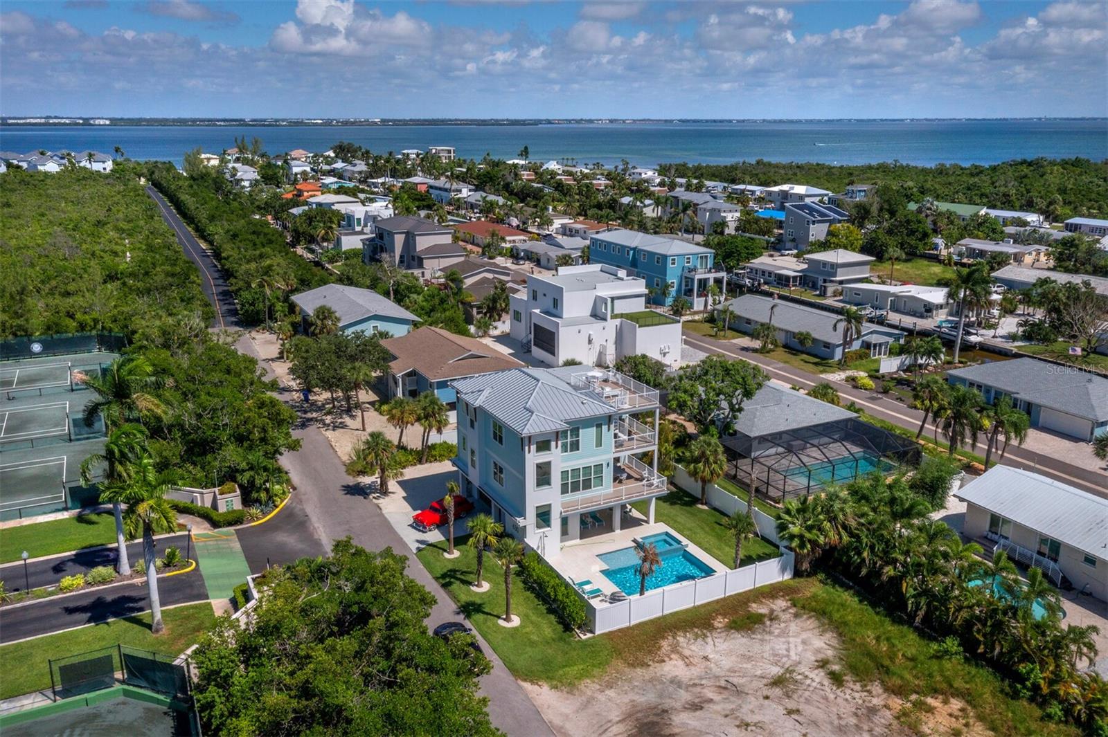 LONGBOAT KEY - Residential
