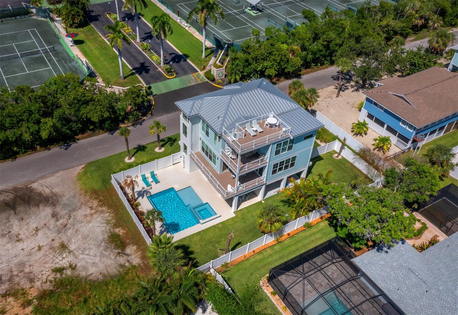 LONGBOAT KEY - Residential