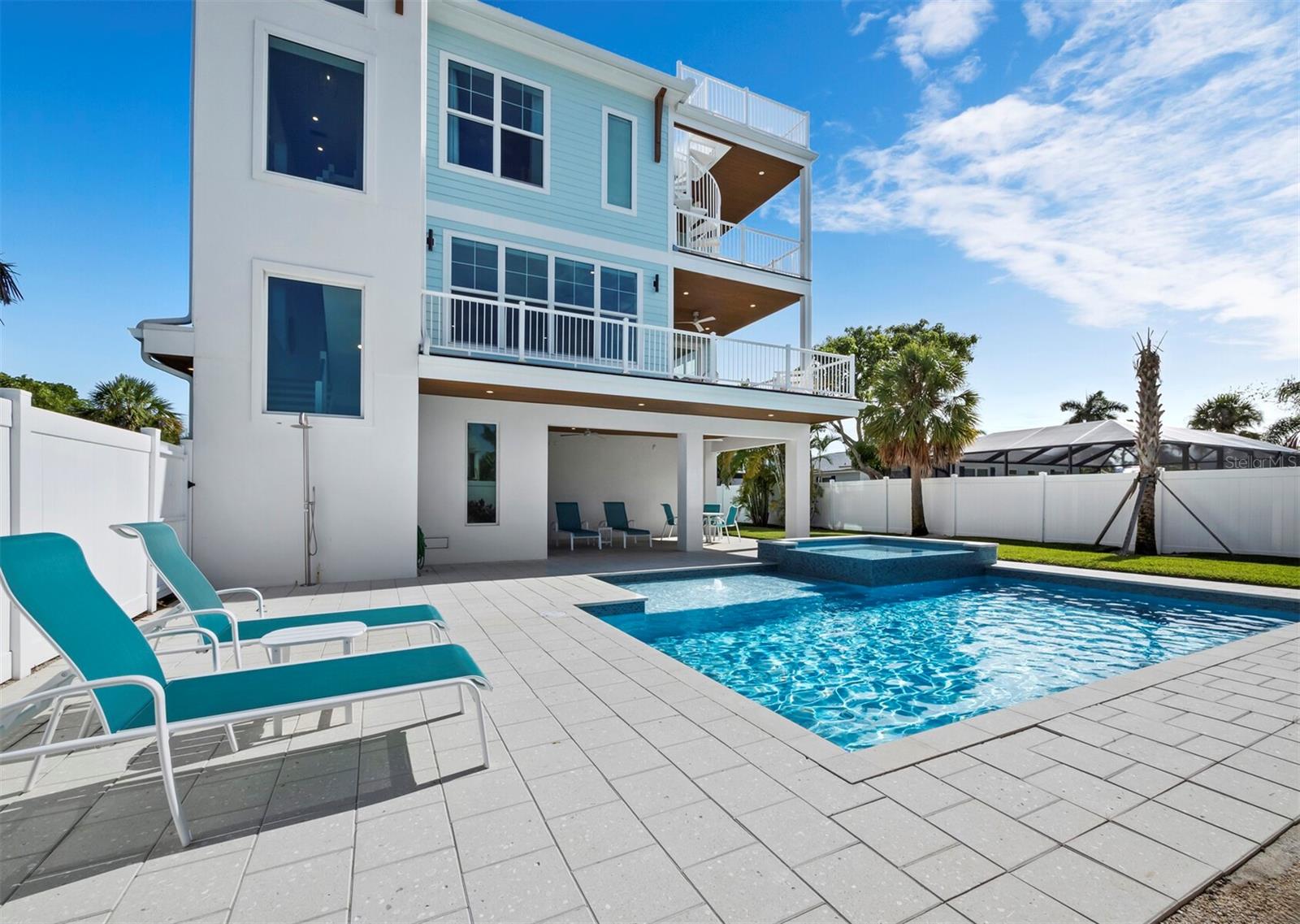 LONGBOAT KEY - Residential