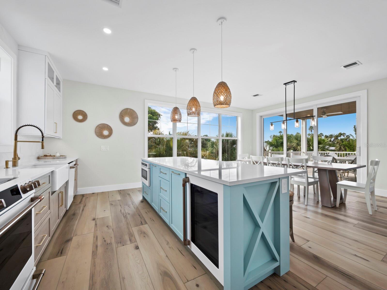 LONGBOAT KEY - Residential