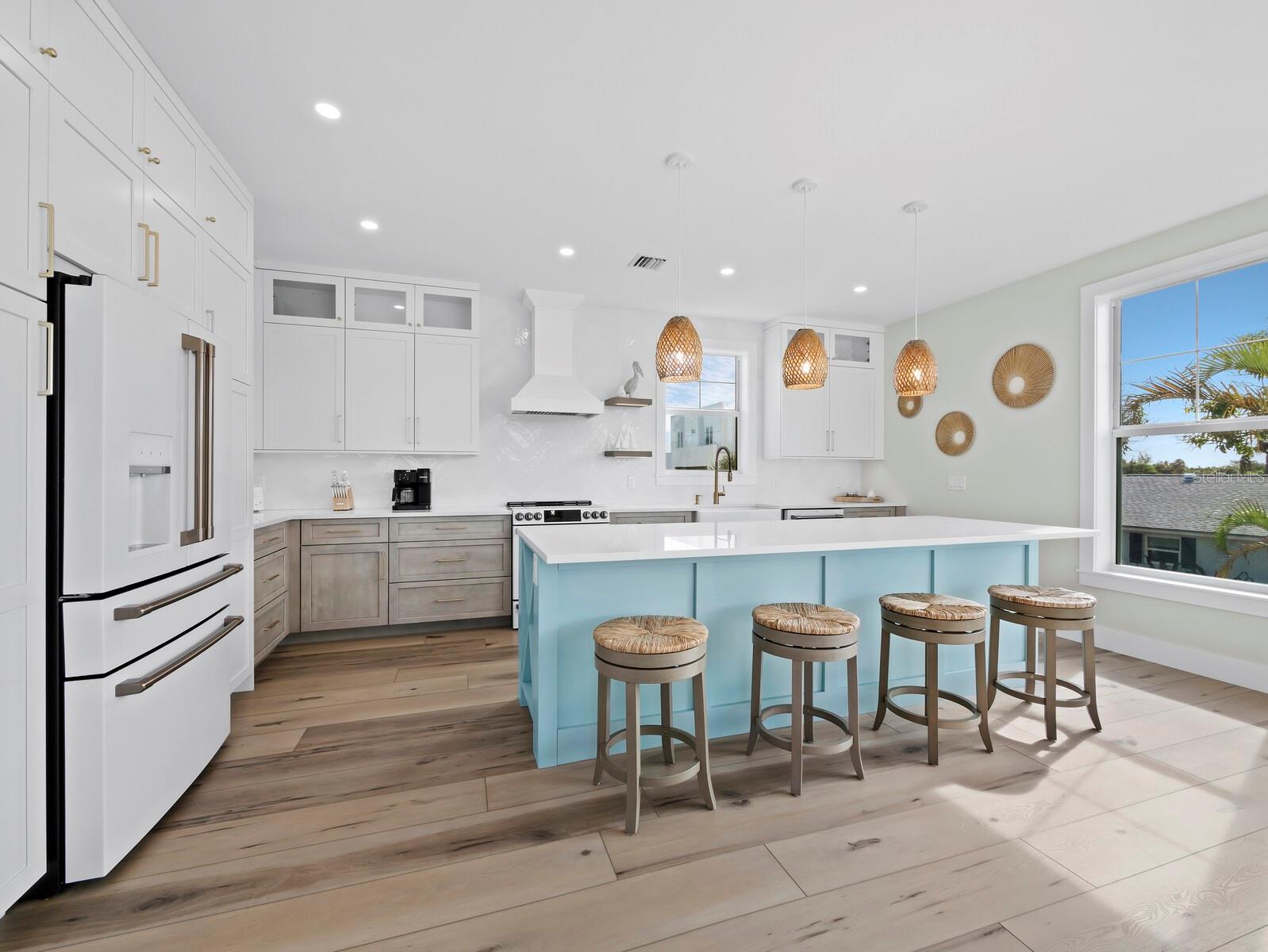 LONGBOAT KEY - Residential
