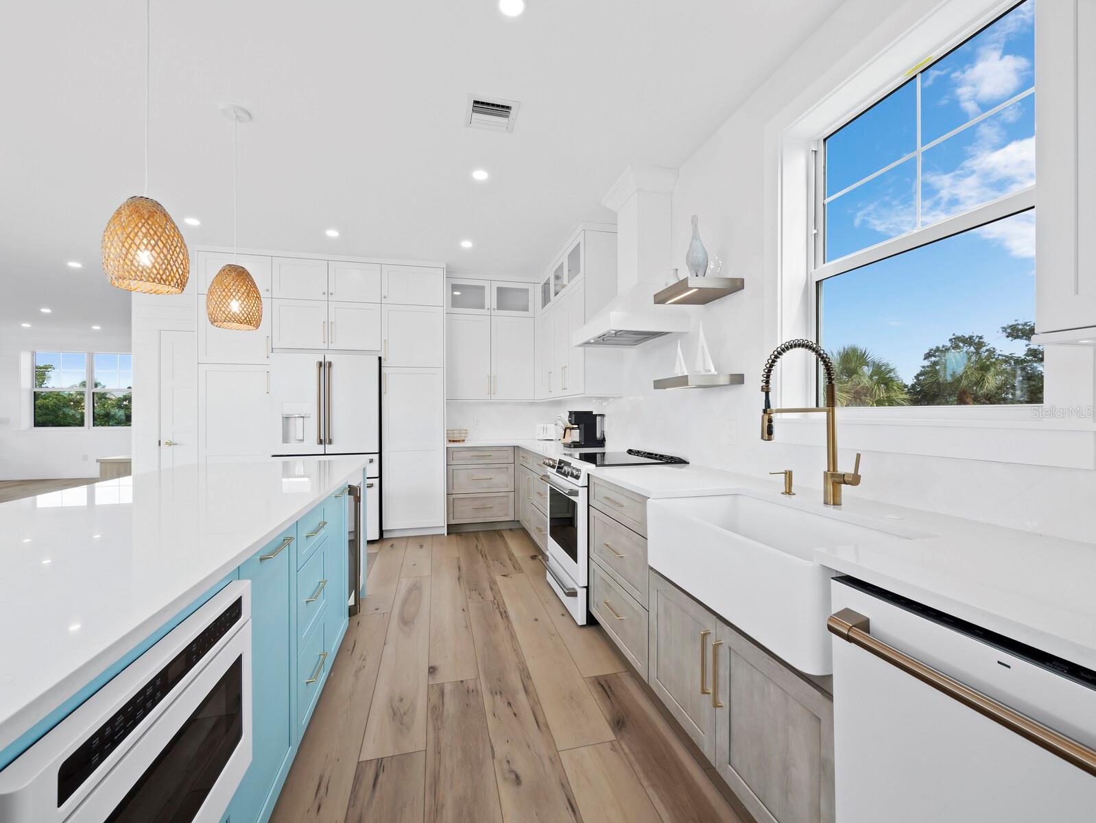 LONGBOAT KEY - Residential