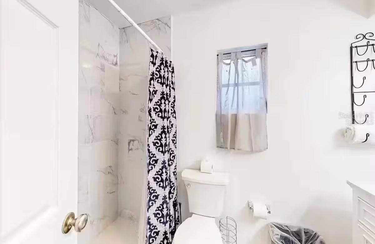 VIRGINIA GROVES ESTATES 1ST ADD - Residential Lease