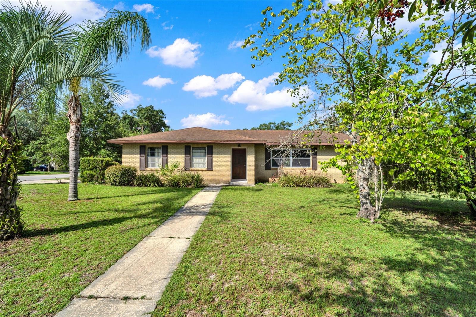608 NORTHERN OAKS AVENUE