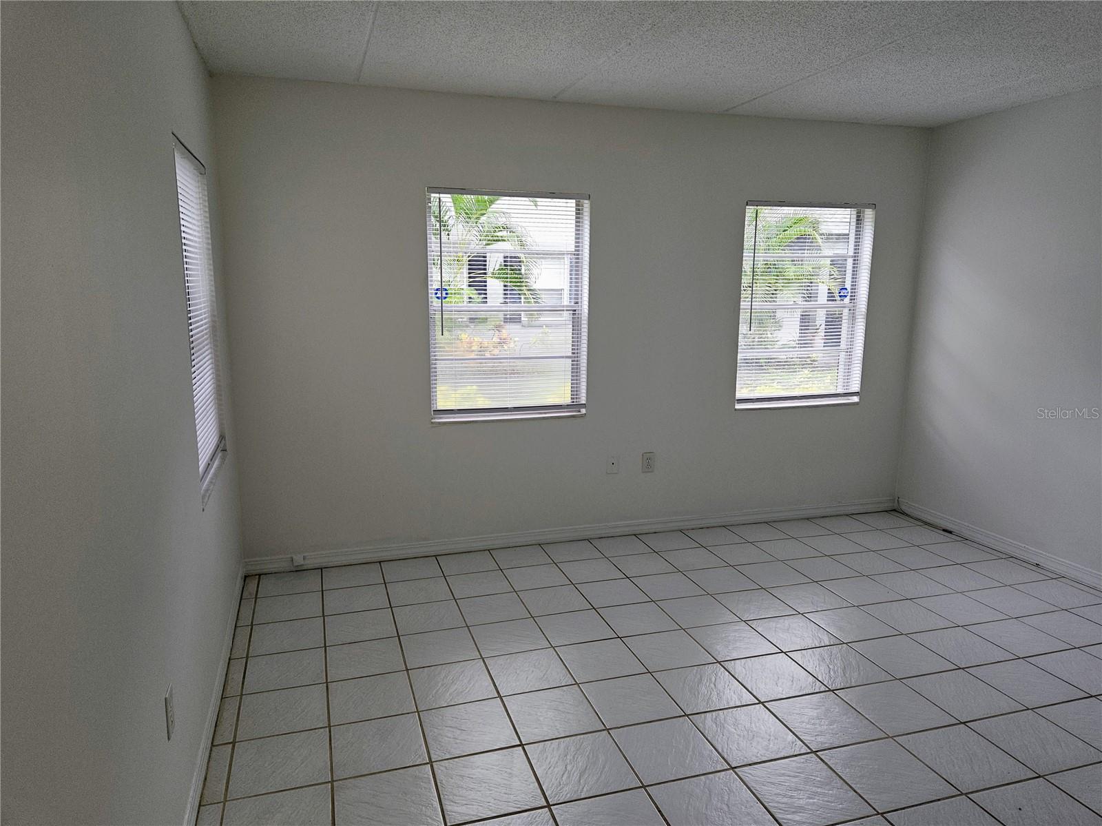 LES CHATEAUX CONDO - Residential