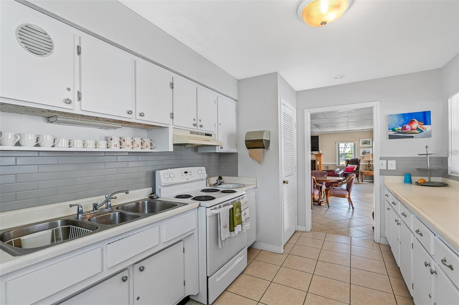 LES CHATEAUX CONDO - Residential