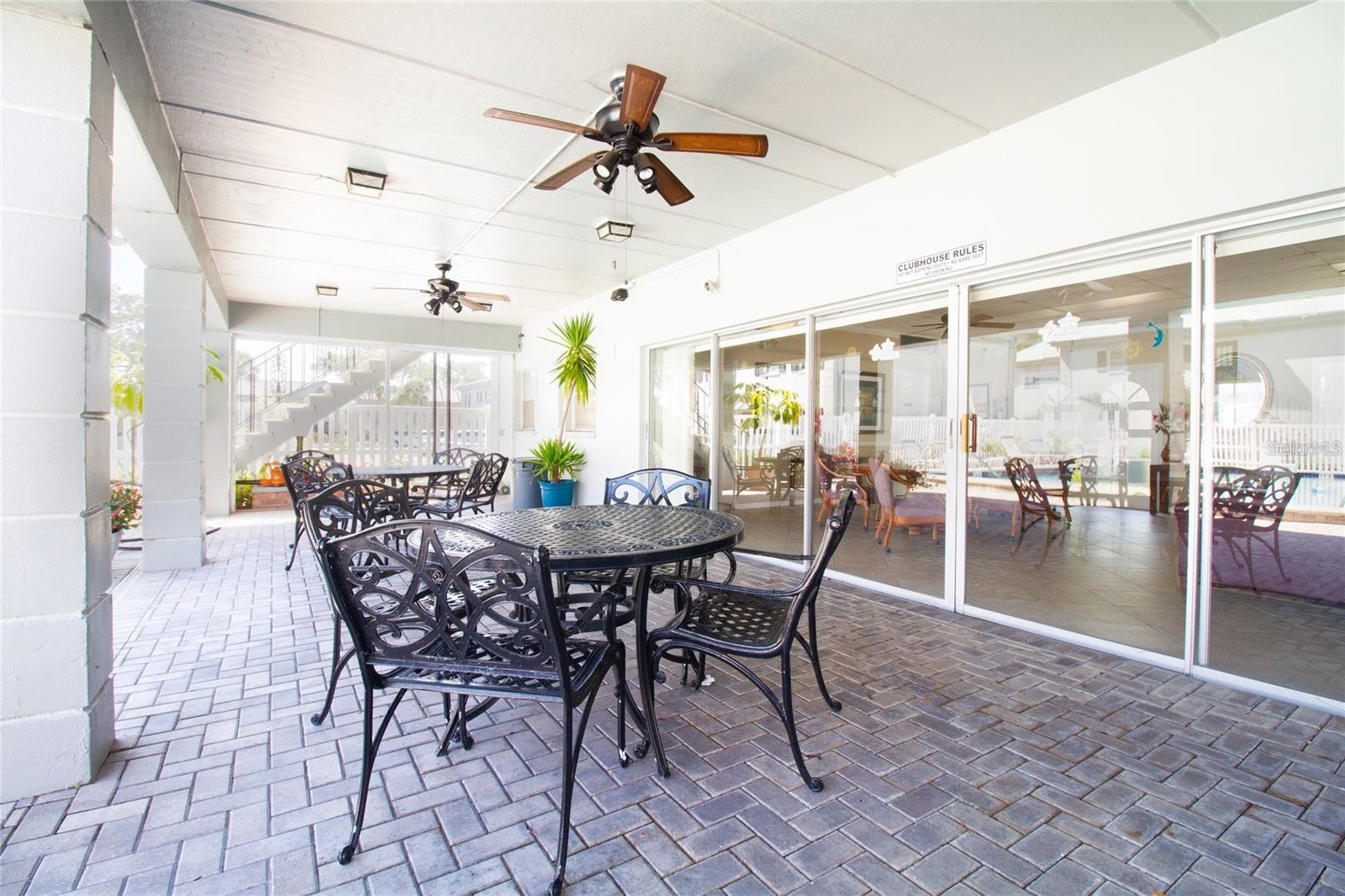 LES CHATEAUX CONDO - Residential