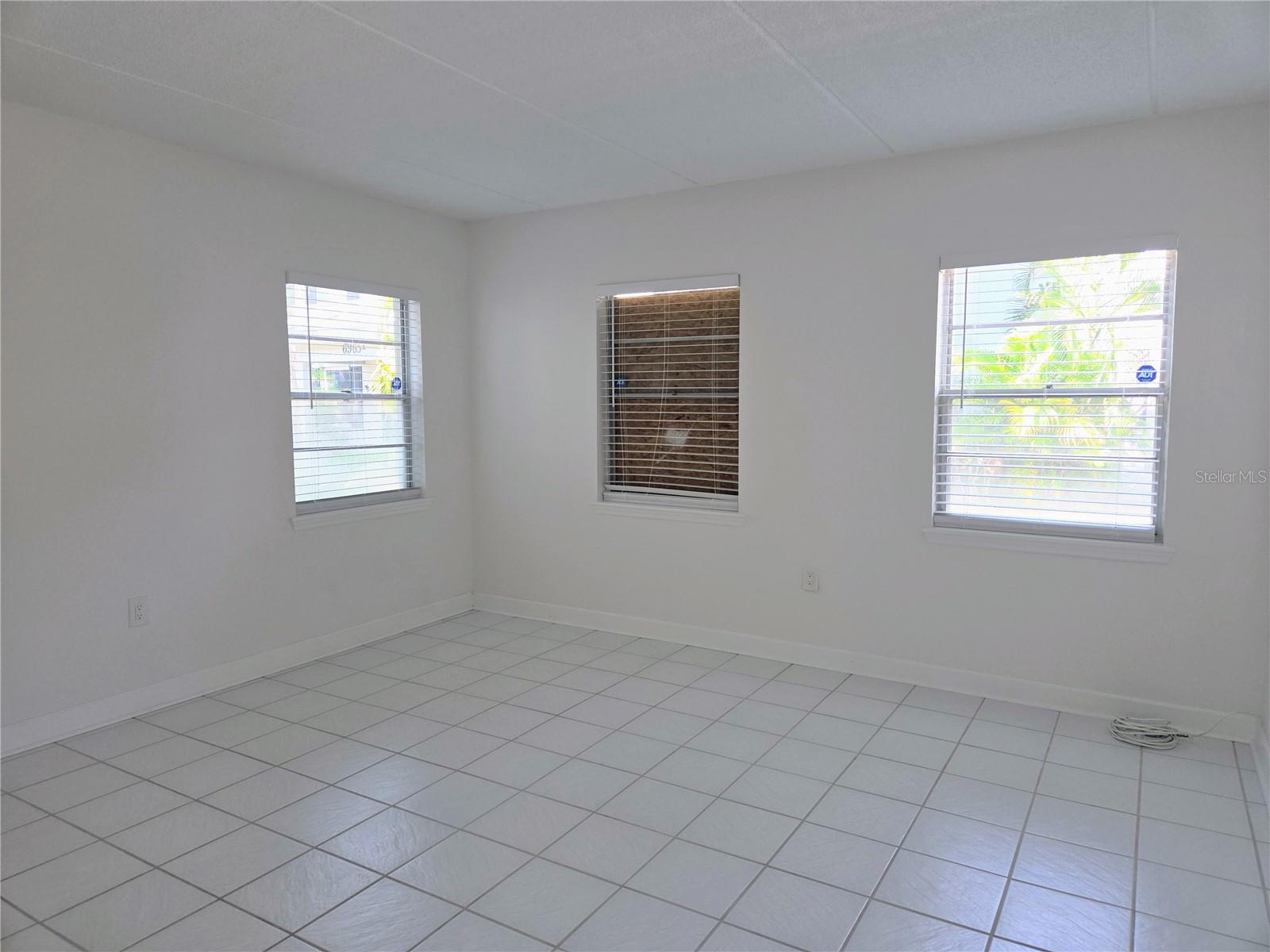 LES CHATEAUX CONDO - Residential