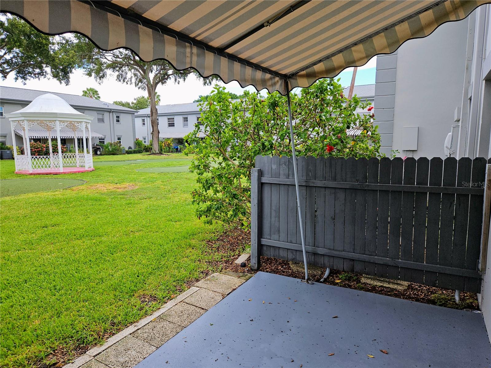 LES CHATEAUX CONDO - Residential