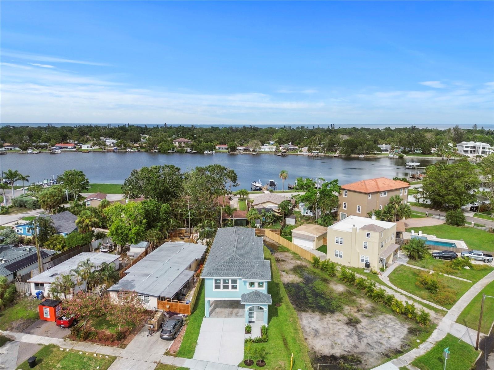 BAYOU BONITA - Residential