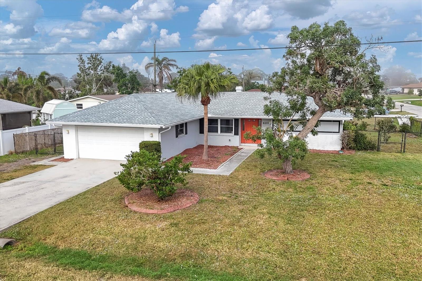 ** ANNUAL RENTAL AVAILABLE ** Come see this beautiful, 2 bedroom 2 bathroom home located in the heart of South Venice. This home is located on a large corner lot, just minutes away from U.S. 41, local shops, restaurants and beaches!
