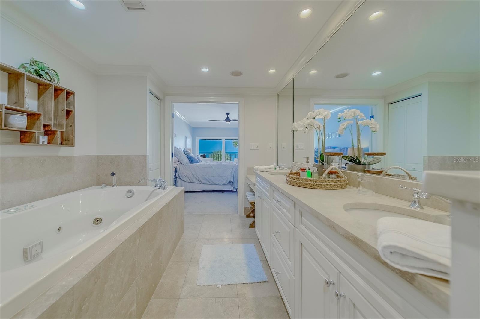 SOL Y SOMBRA CONDO - Residential Lease