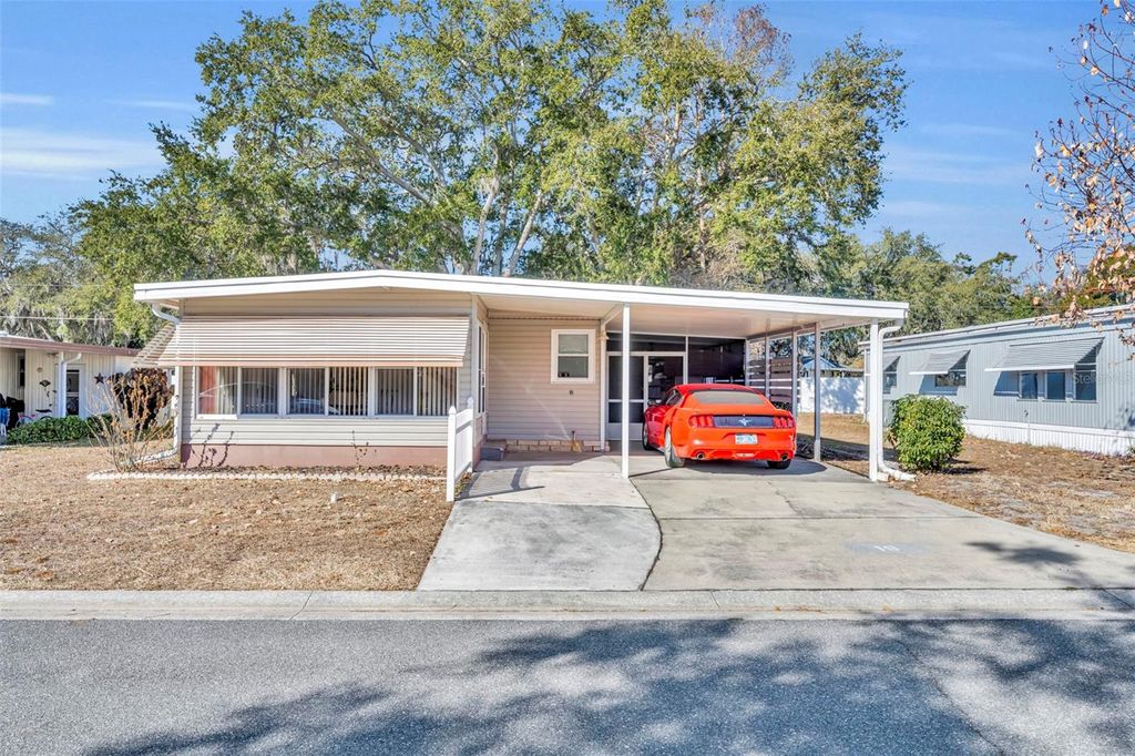 Photo of 19 Hawaiian Way, Leesburg, FL 34788 (MLS # G5108056)