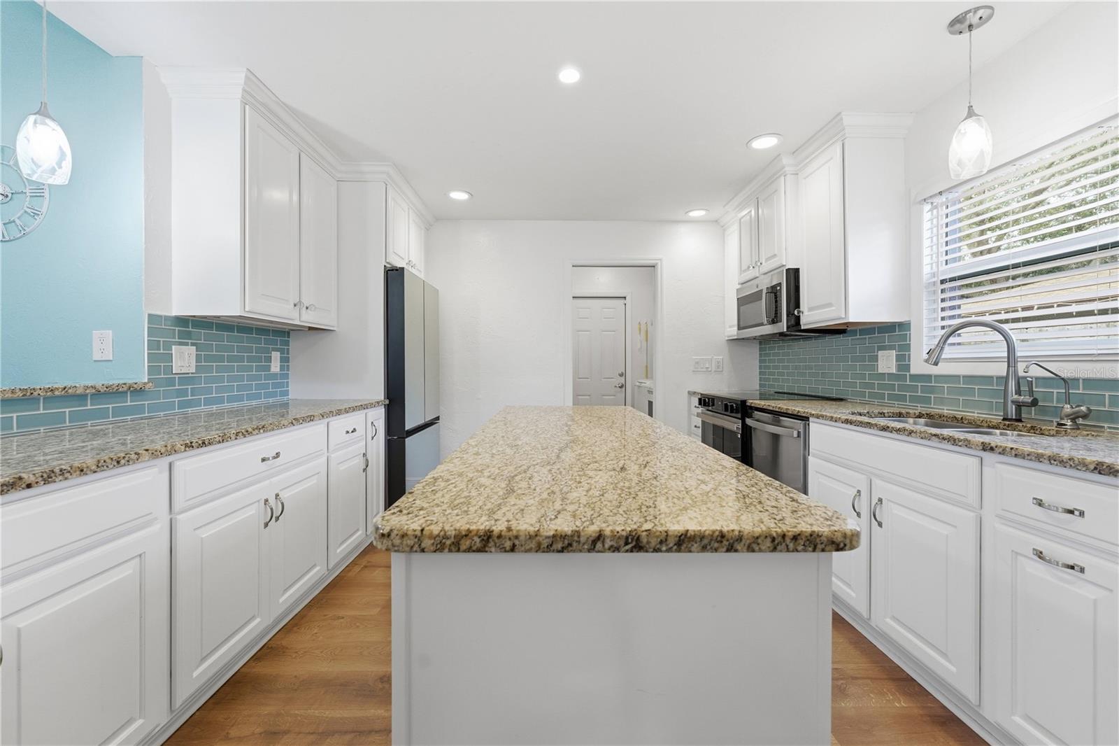 EL CONQUISTADOR VILLAGE II A - Residential