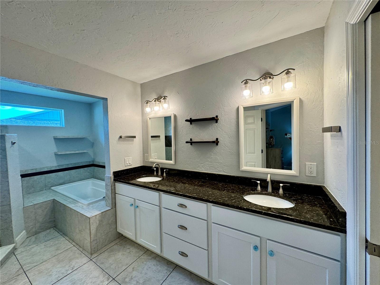 EL CONQUISTADOR VILLAGE II A - Residential