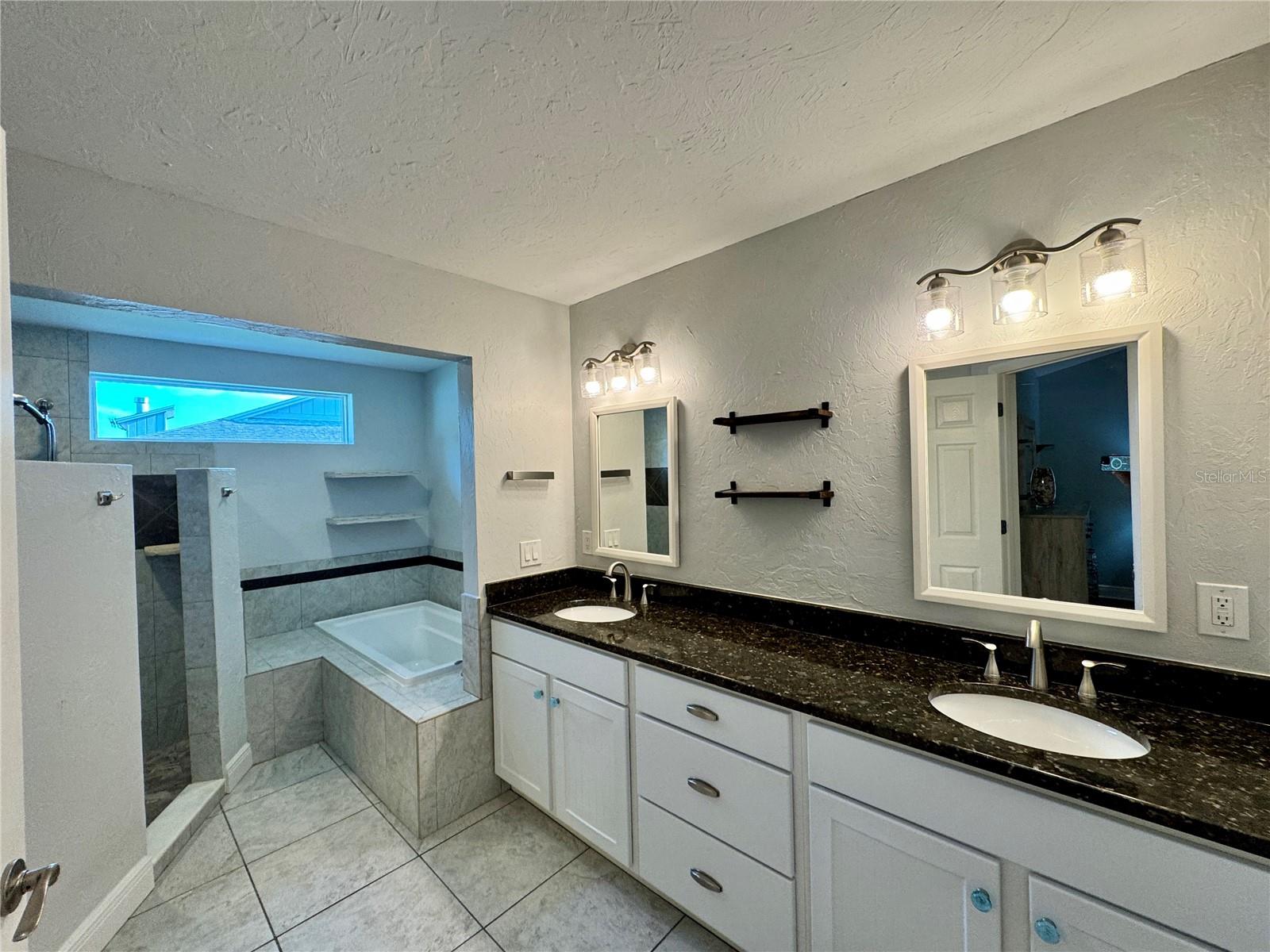 EL CONQUISTADOR VILLAGE II A - Residential