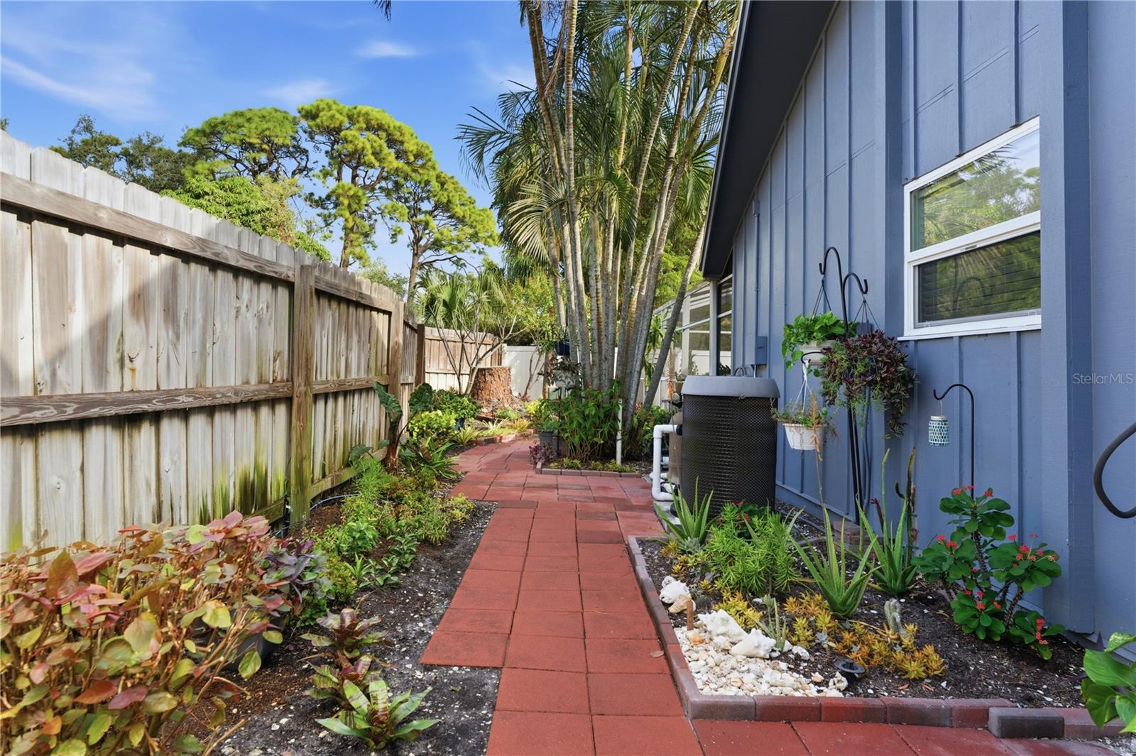 EL CONQUISTADOR VILLAGE II A - Residential