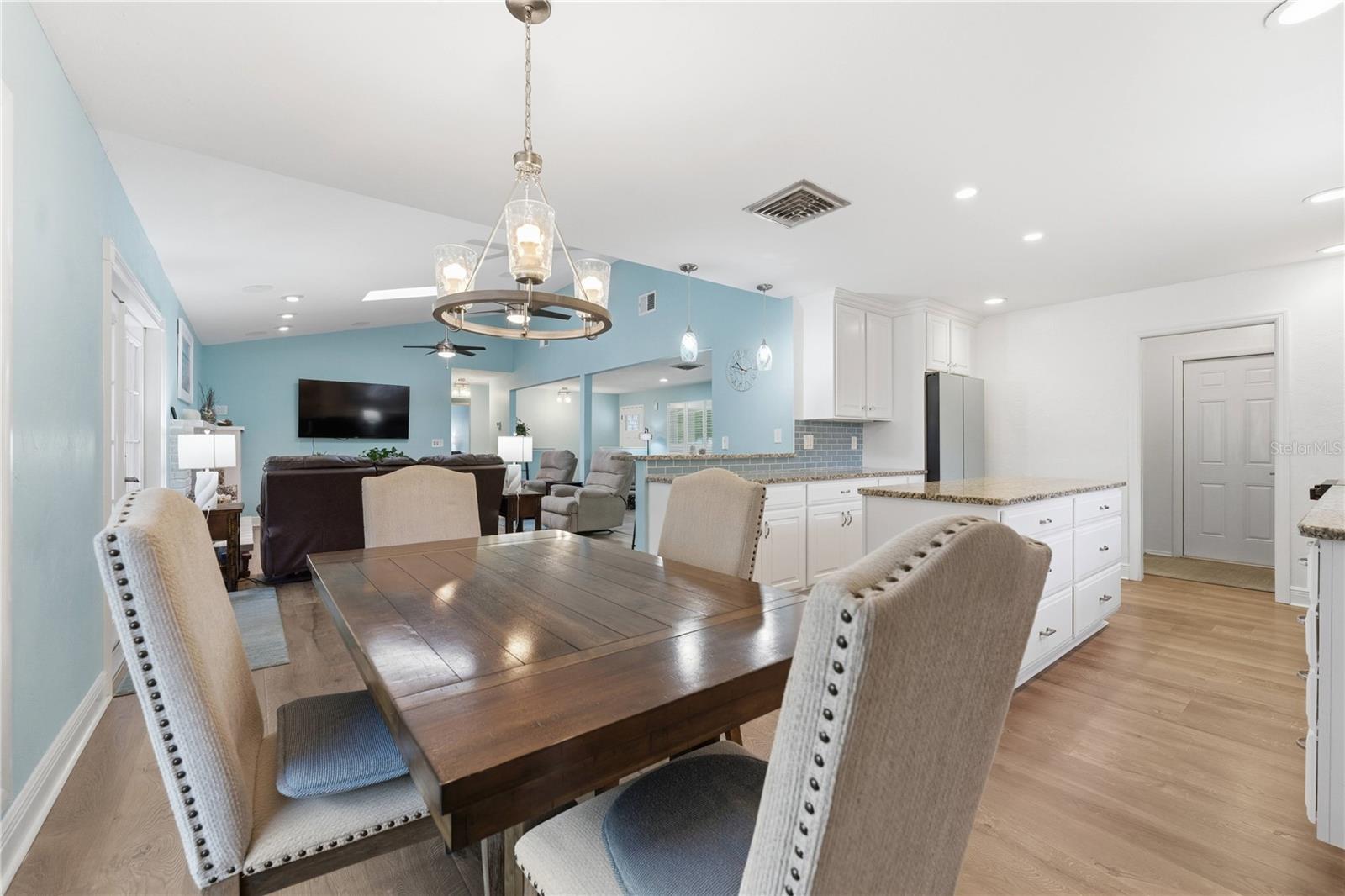 EL CONQUISTADOR VILLAGE II A - Residential