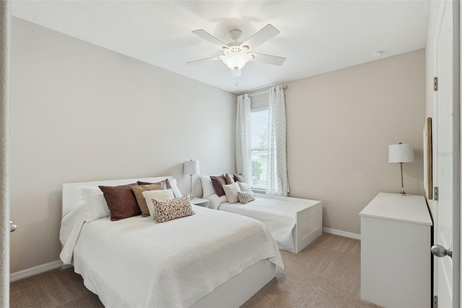 ROCK SPRINGS RIDGE PHASE - Residential