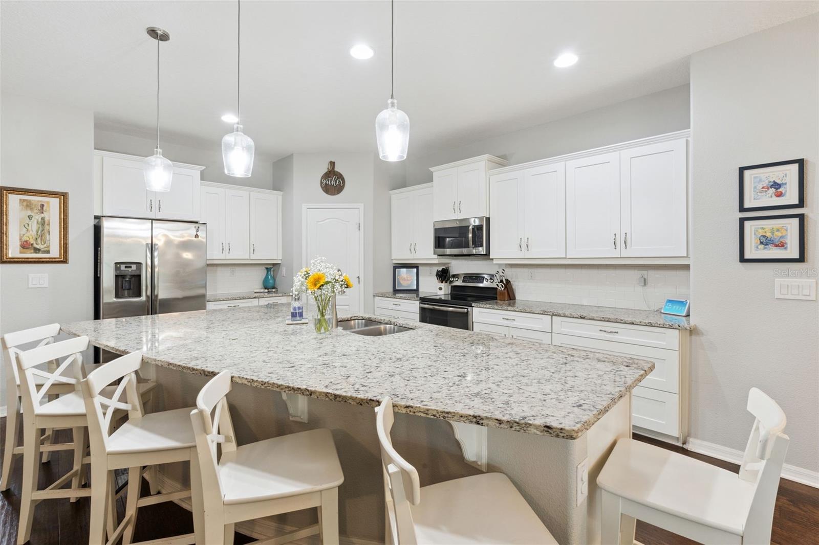 ROCK SPRINGS RIDGE PHASE - Residential