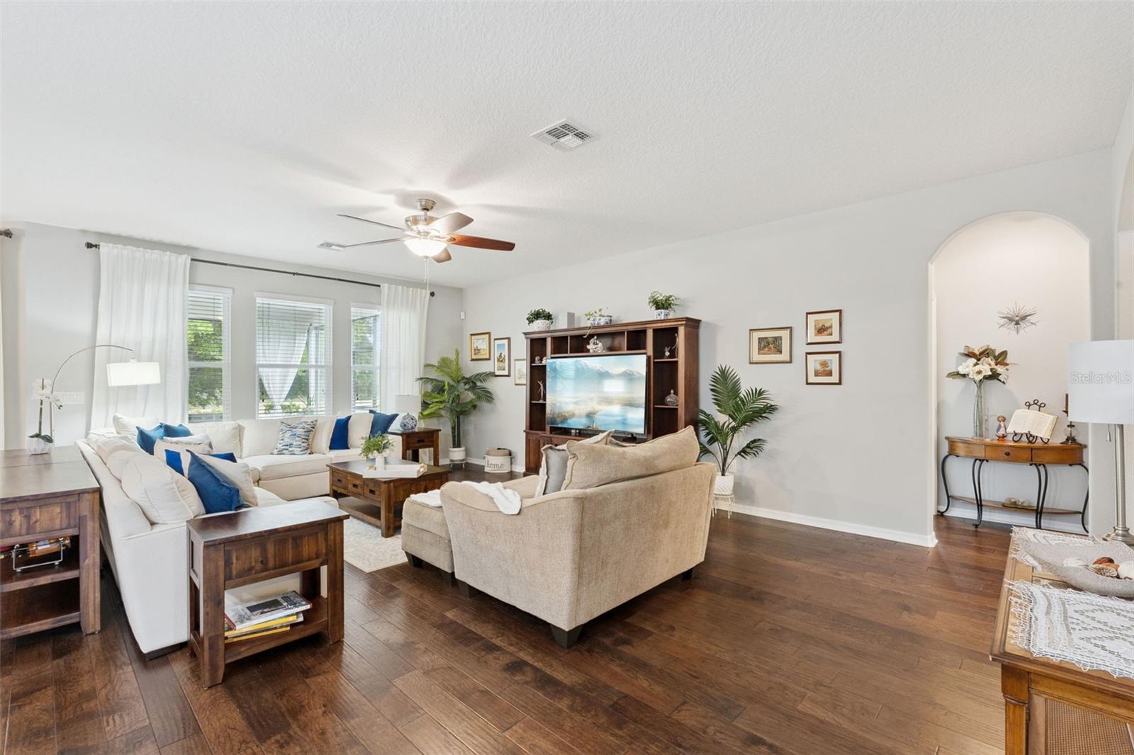 ROCK SPRINGS RIDGE PHASE - Residential