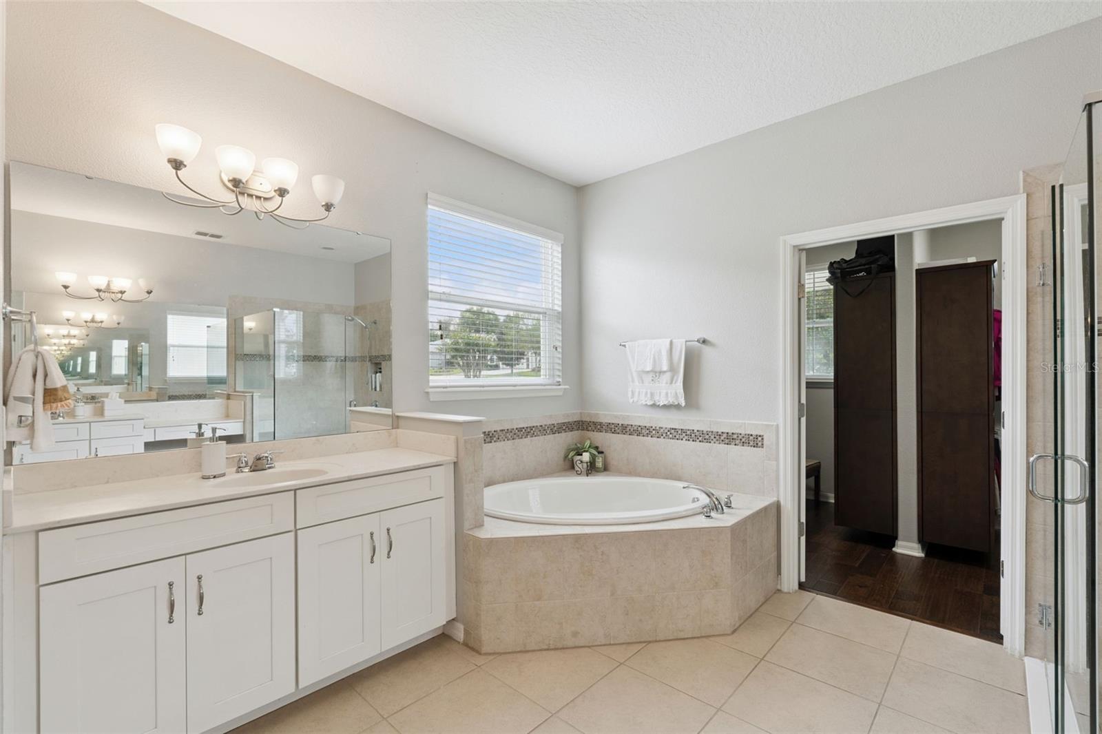 ROCK SPRINGS RIDGE PHASE - Residential