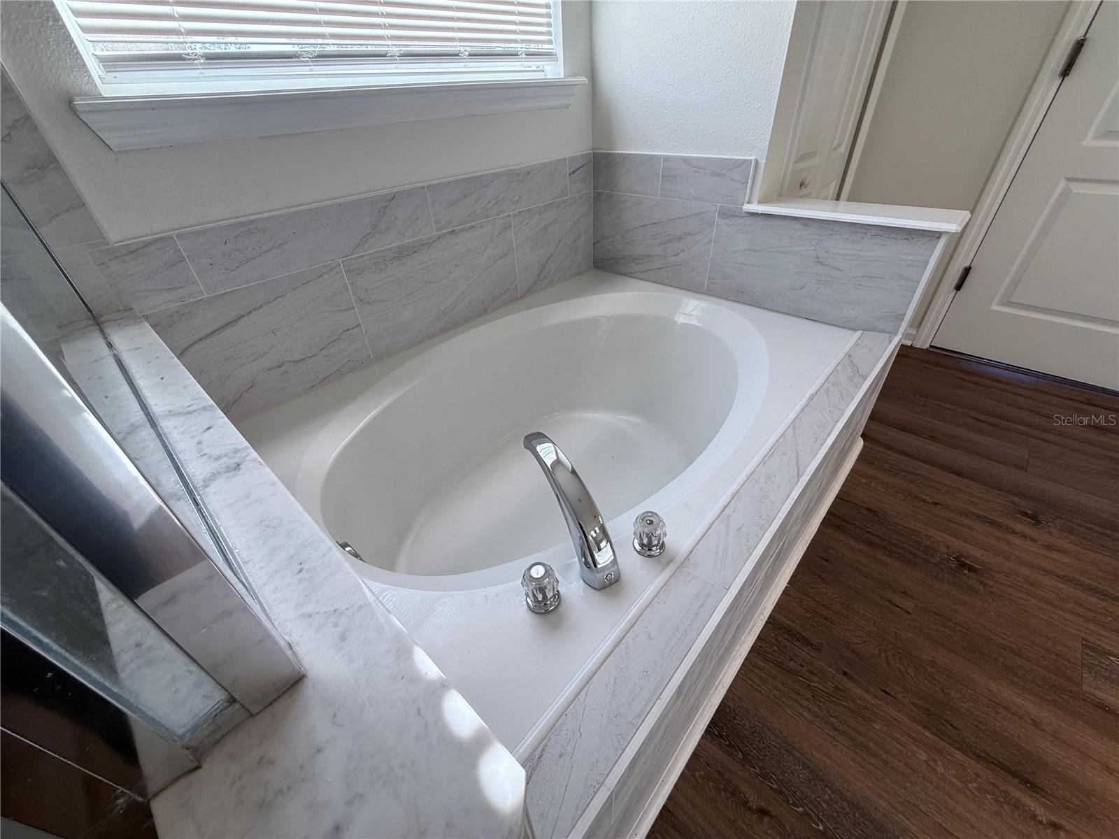 CADES COVE - Residential