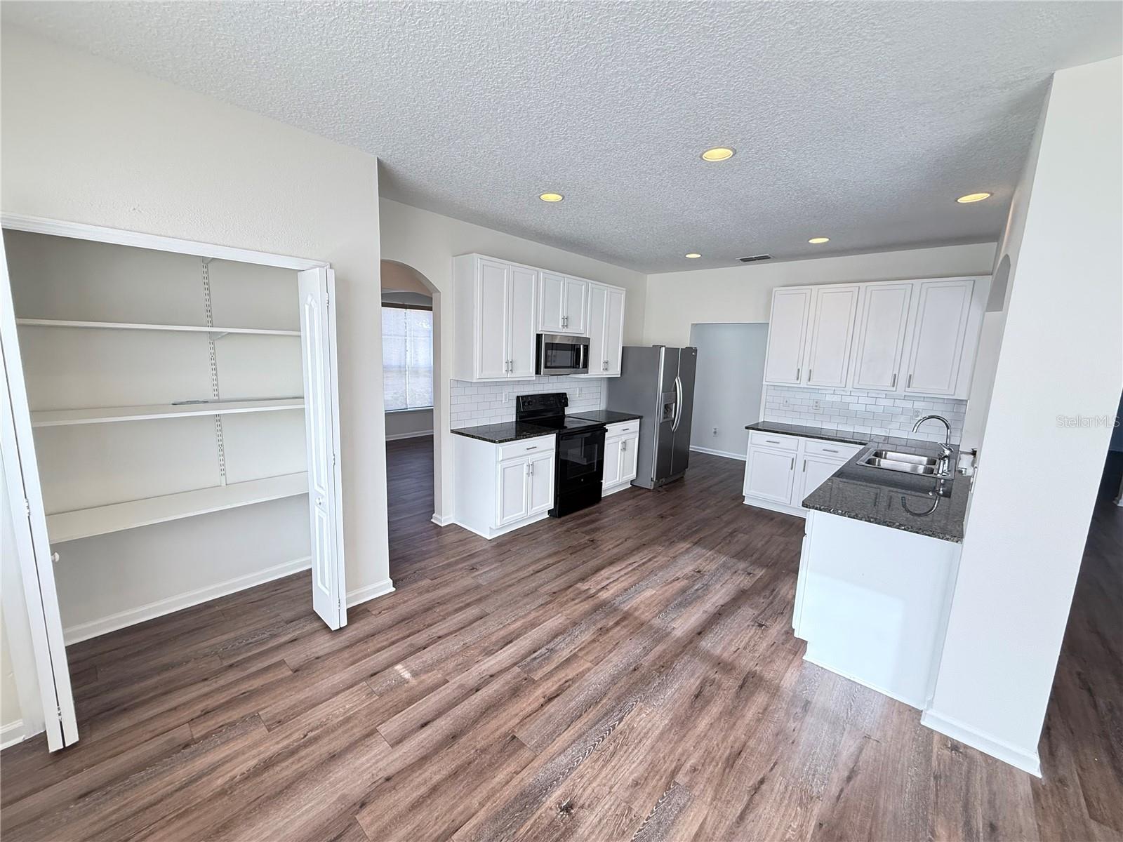 CADES COVE - Residential