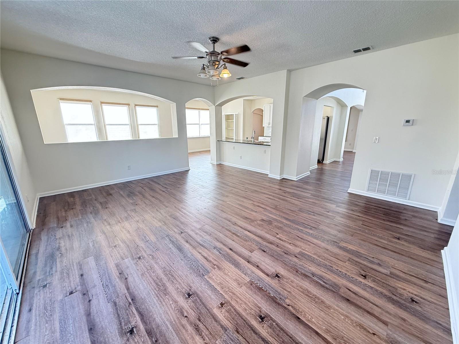 CADES COVE - Residential