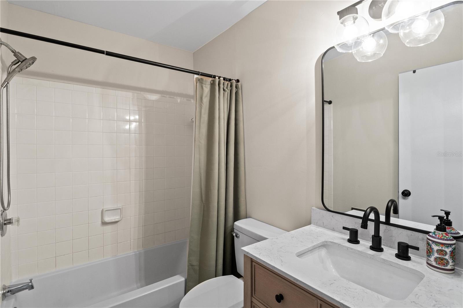 OXFORD SQUARE CONDO - Residential