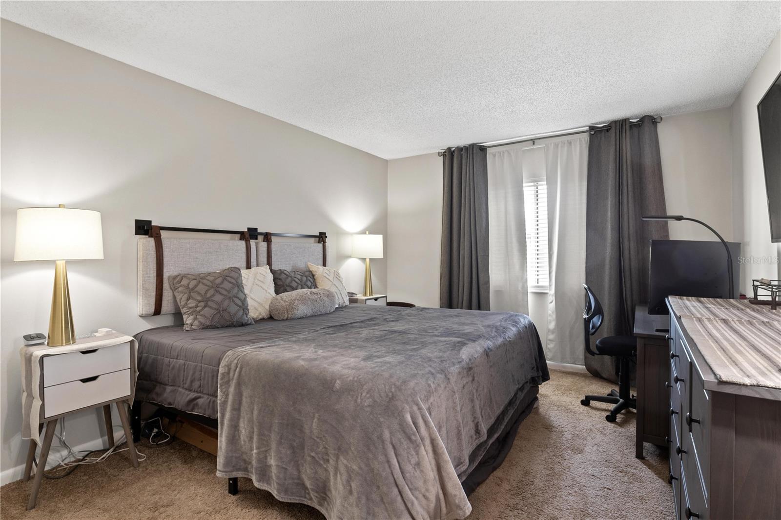 OXFORD SQUARE CONDO - Residential