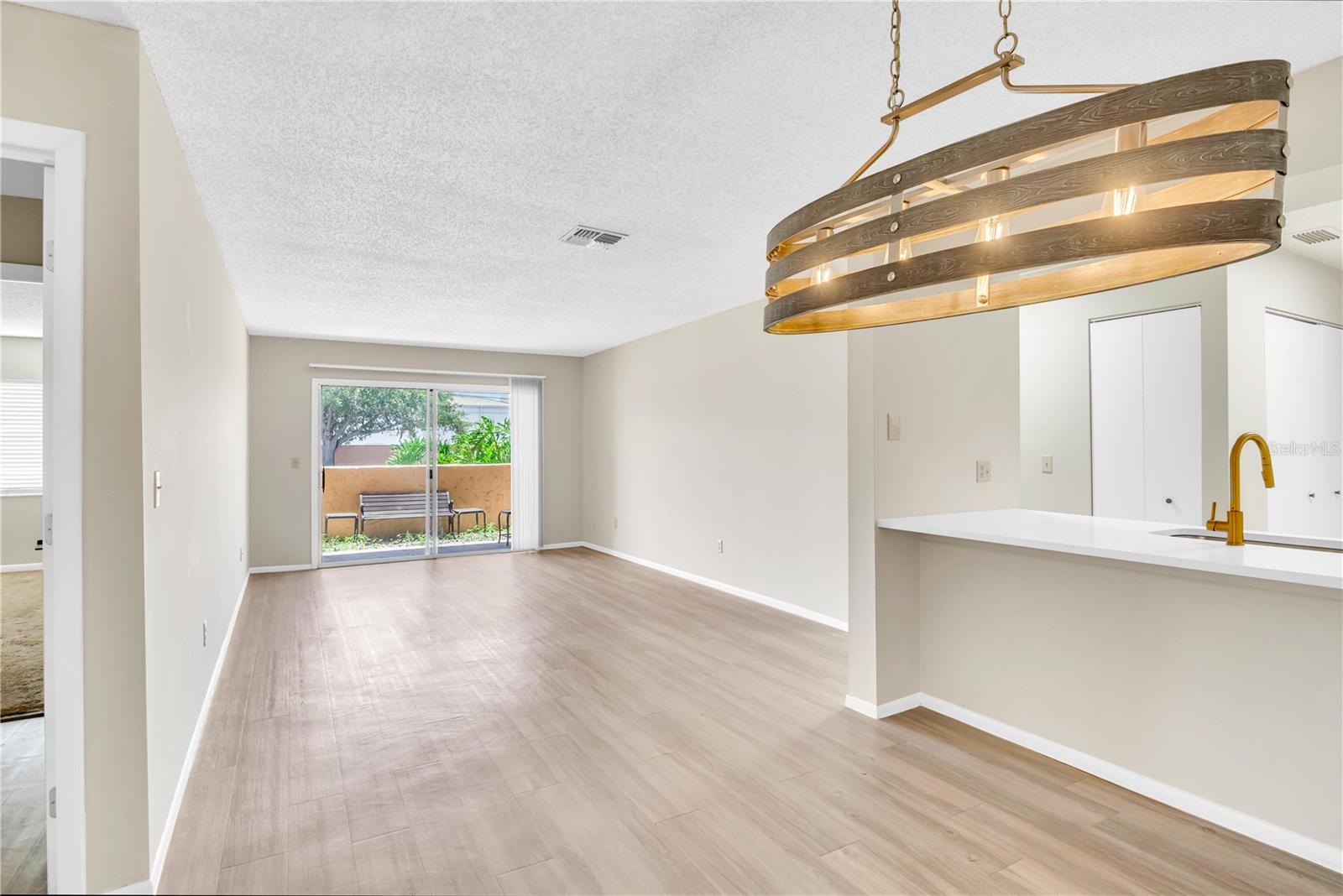 612 KENWICK CIRCLE 103