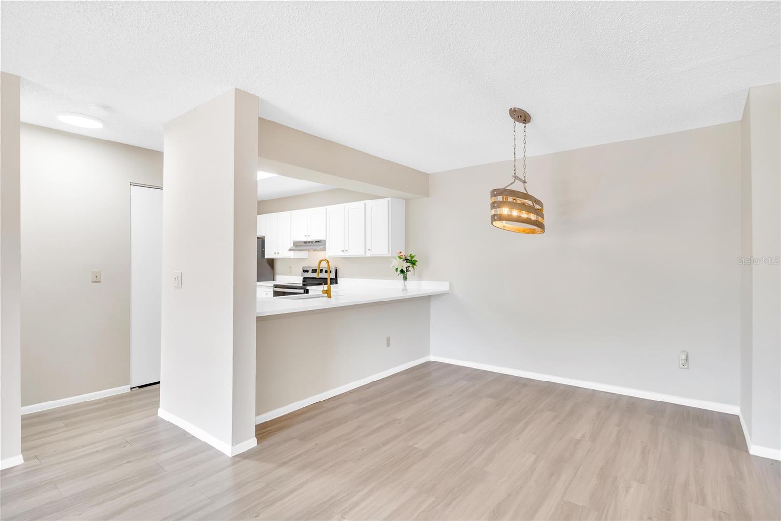 612 KENWICK CIRCLE 103