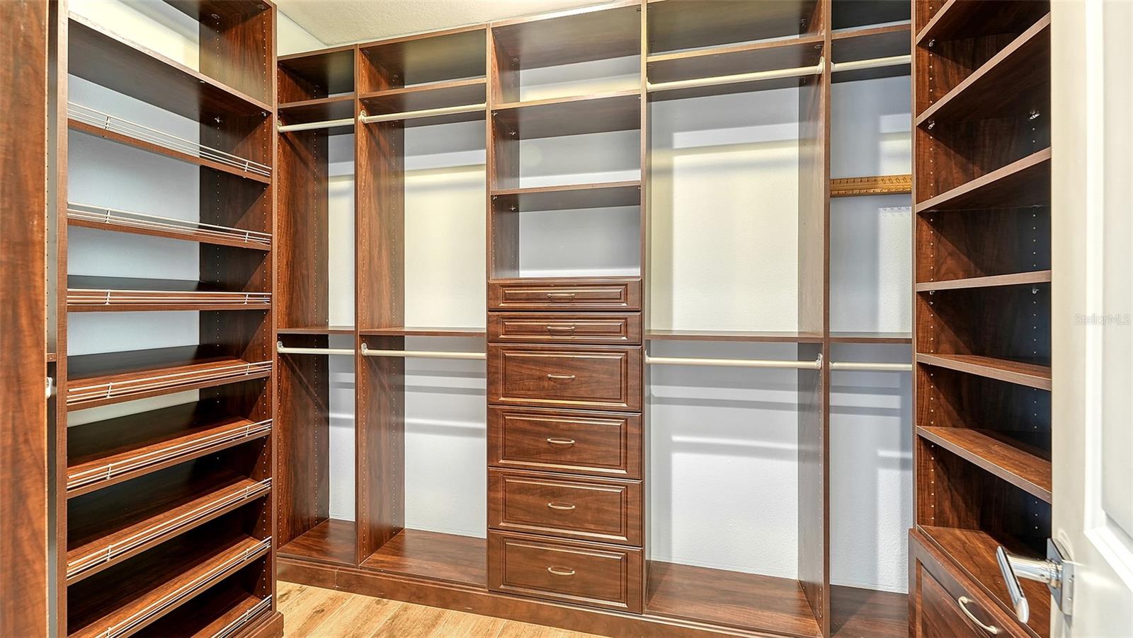 RED ROCK PARK - Residential