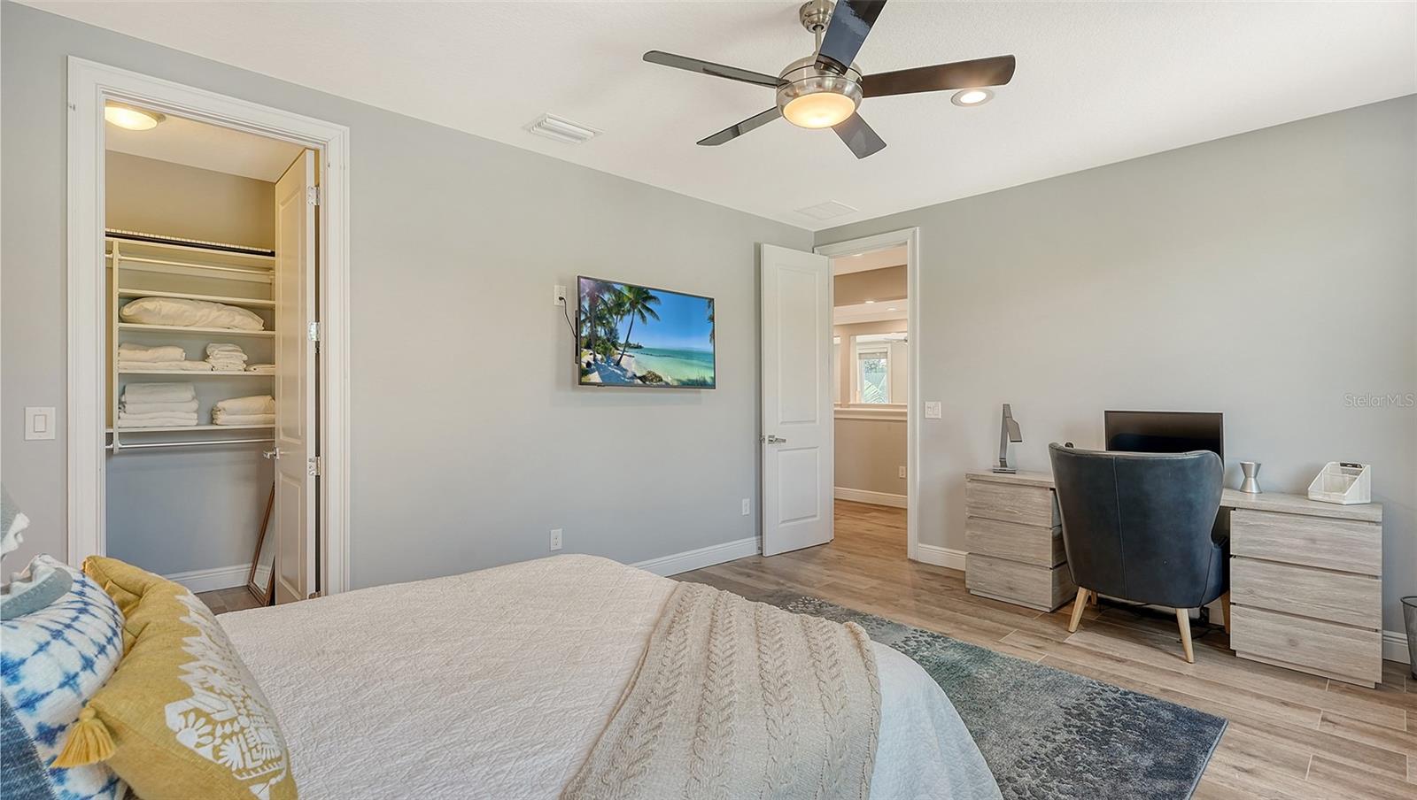 RED ROCK PARK - Residential