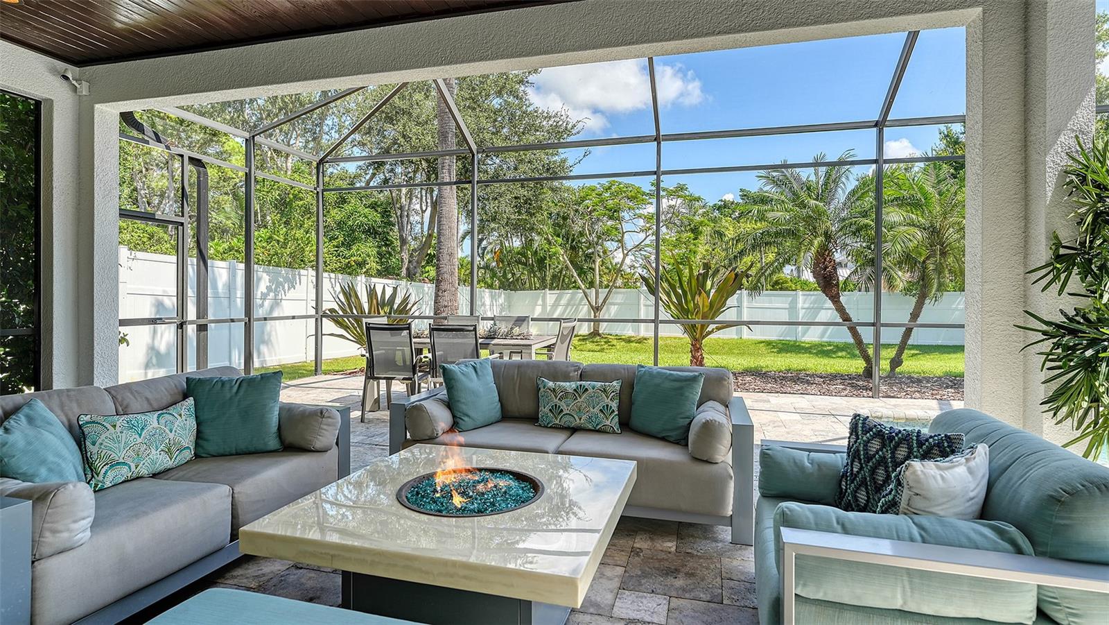 RED ROCK PARK - Residential