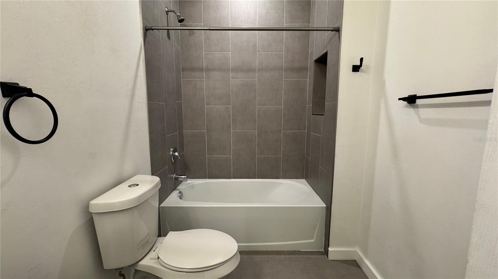 LEHIGH ESTATES - Residential Lease