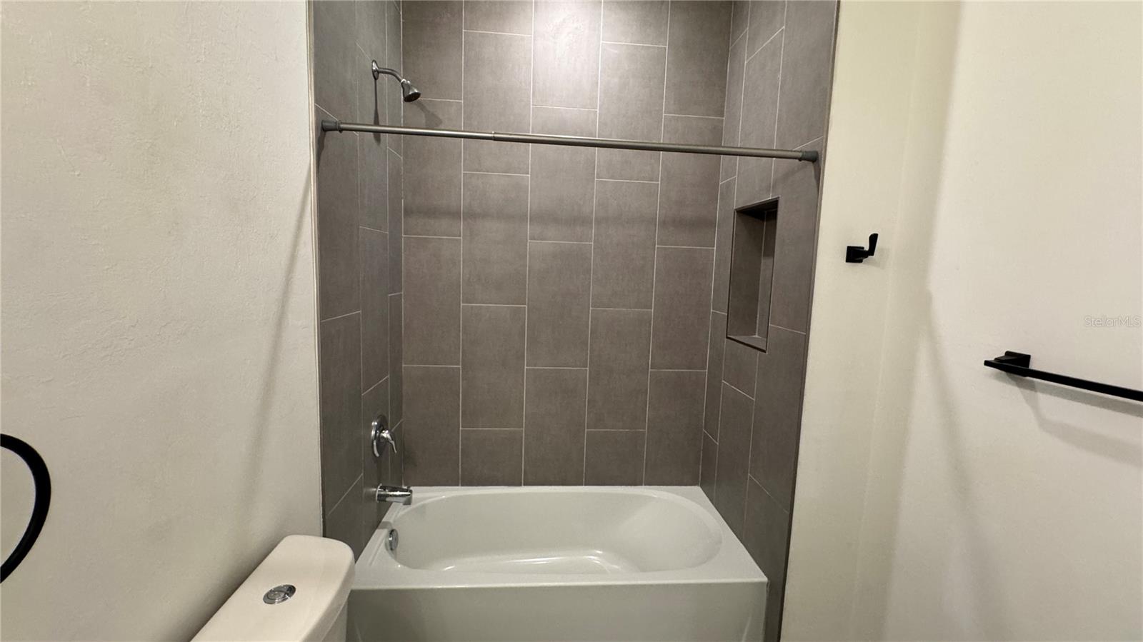 LEHIGH ESTATES - Residential Lease