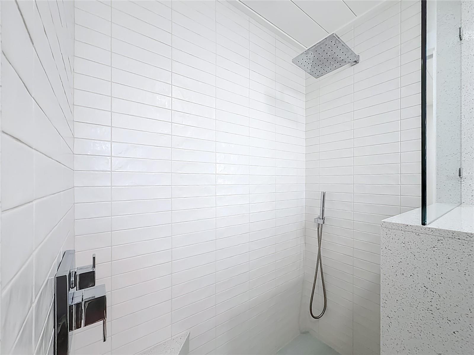 PARADISE POINT VILLAS CONDO - Residential